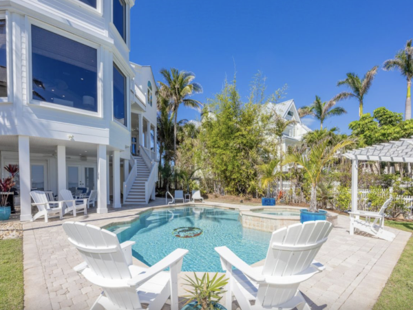 Bay to Gulf  Luxury Five Bedroom Vacation Home with Pool